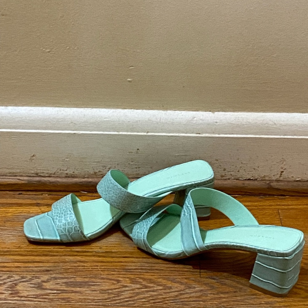 Mint green slip-on shoes alligator pattern